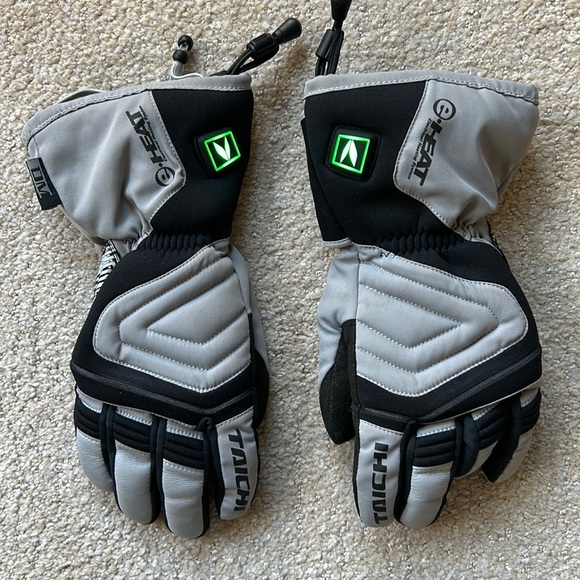 Accessories - Heated gloves. UNISEX SIZE S